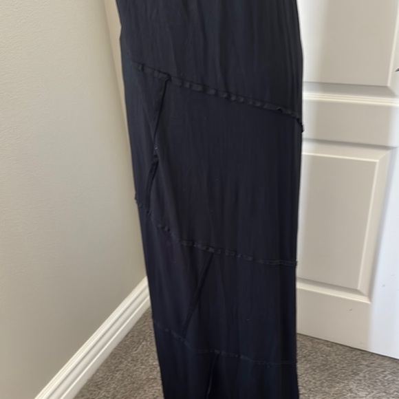 Elegant Black Maxi Dress - Picture 5 of 6